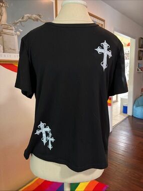 Source Unknown Black Short Sleeve Tee with White Cross Patches